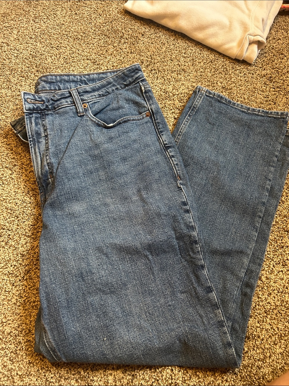 Old Navy Medium Blue Straight-Leg Women's Jeans